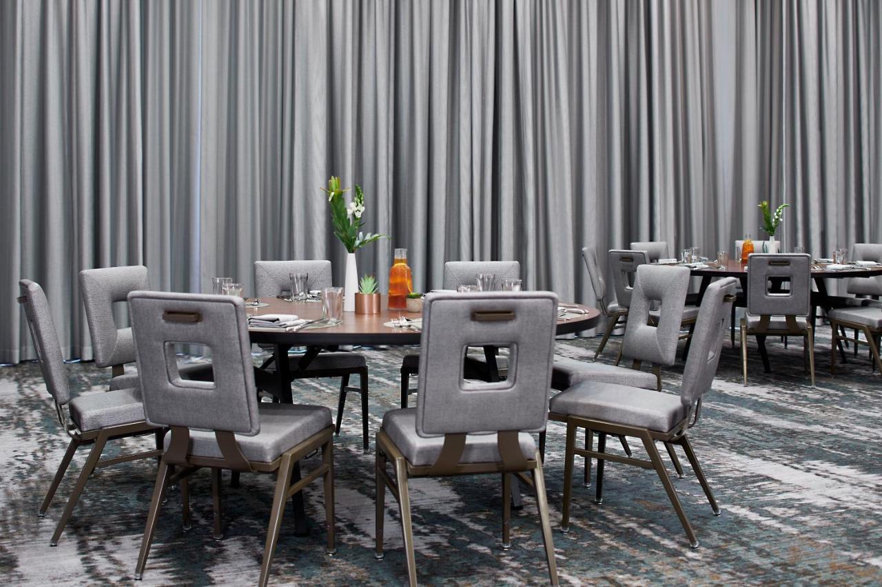 Renaissance Mobile Riverview Plaza Hotel Екстериор снимка