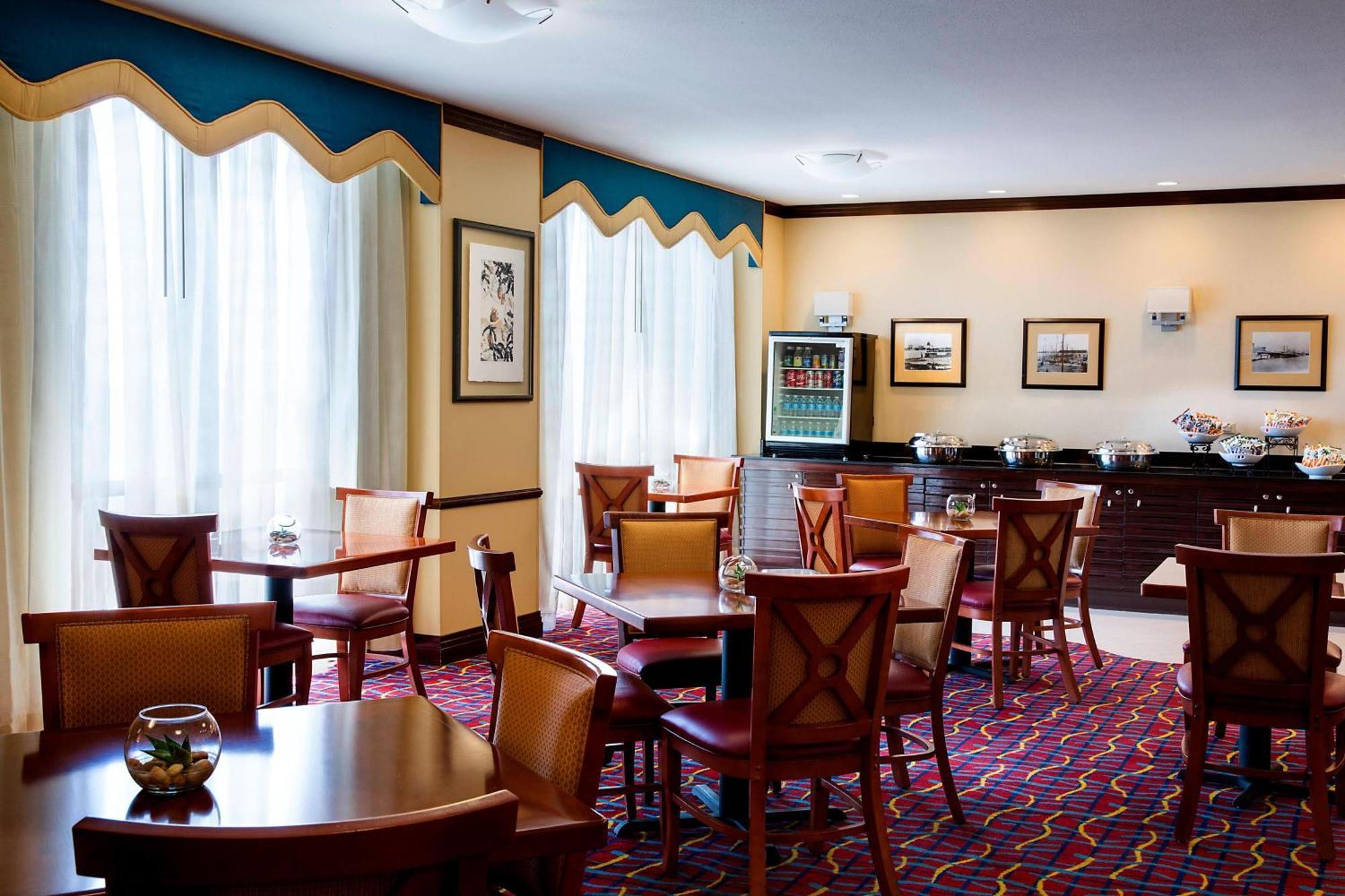 Renaissance Mobile Riverview Plaza Hotel Екстериор снимка